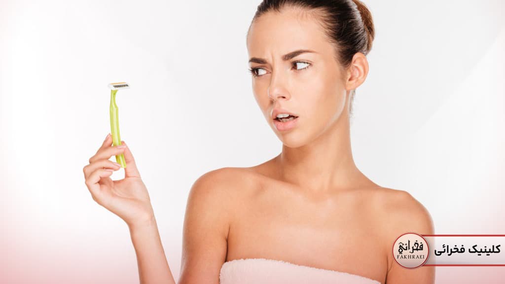 تیغ برای رفع موهای زائد دور سینه زنان