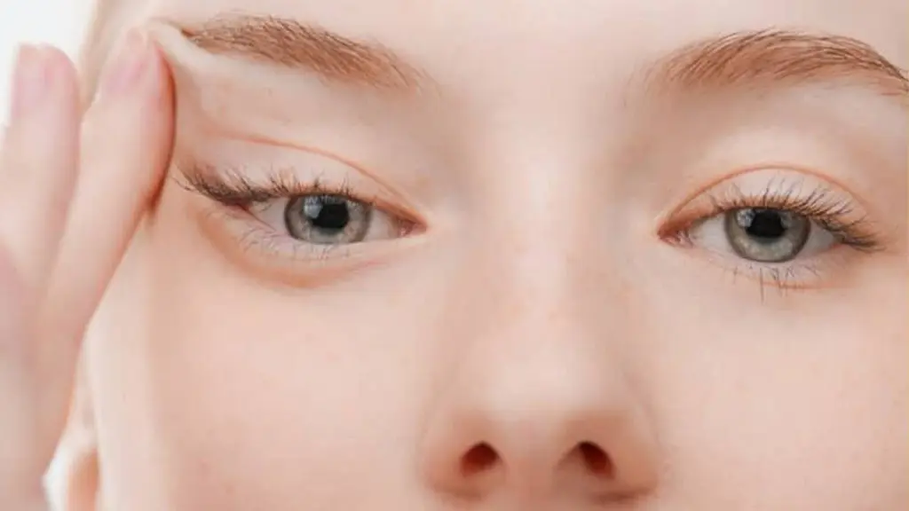 جذابیت مدل گربه ای چشم ها که با انجام بوتاکس اجرا می شود