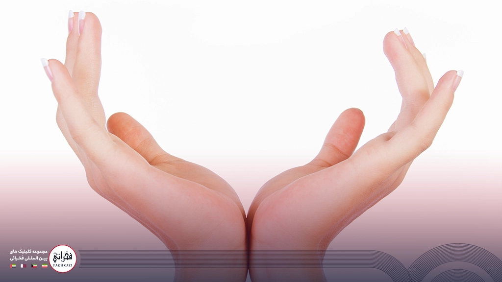 تزریق ژل دست-تصویر دو دست کنار هم