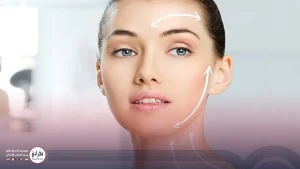 هایفوتراپی ابرو-زنی با چشمان طوسی و صورت شفاف