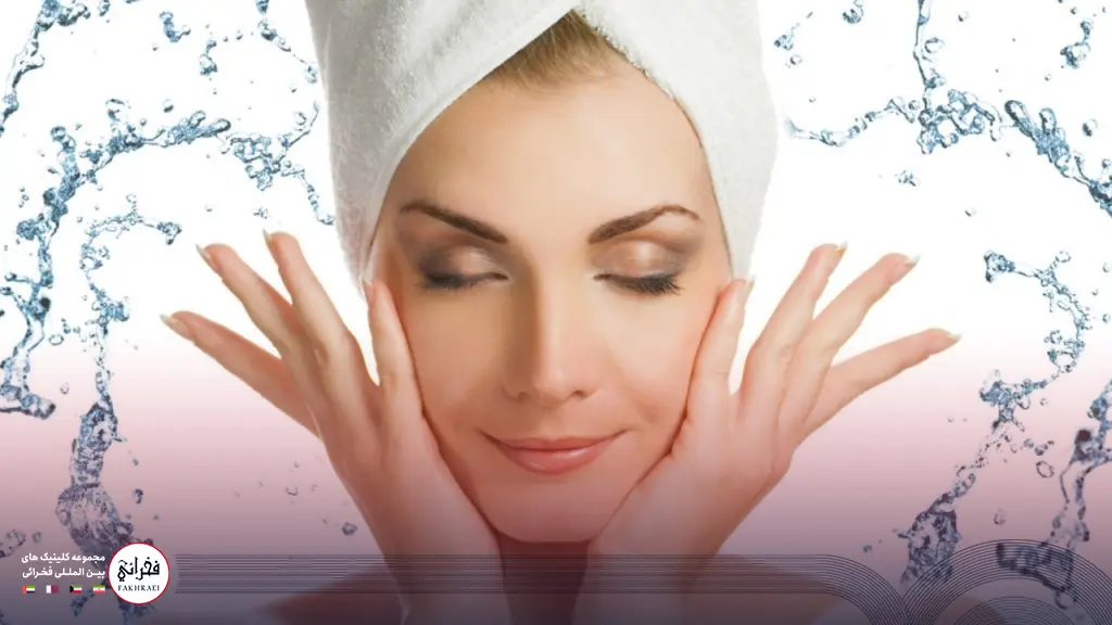 زنی که از خدمات جوانسازی صورت اسفاده کرده