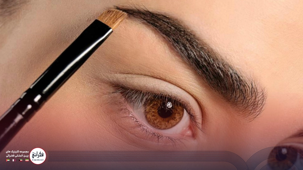 کاشت ابرو میکروگرافت-تصویر خانومی با ابرو پر