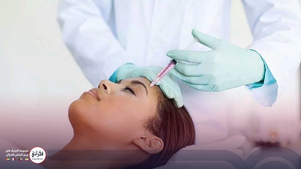 مزوتراپی ضد لک -در حال تزریق مزوژل به خانمی