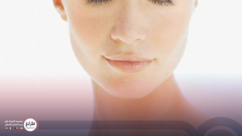 جوانسازی گردن-نمایی از گردن جوان خانومی