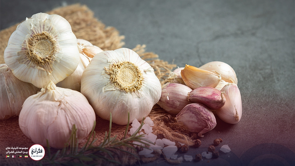 تصویر تعدادی سیر برای درمان تبخال