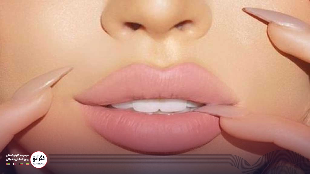 جلوگیری از گلوله شدن ژل لب با ماساژ