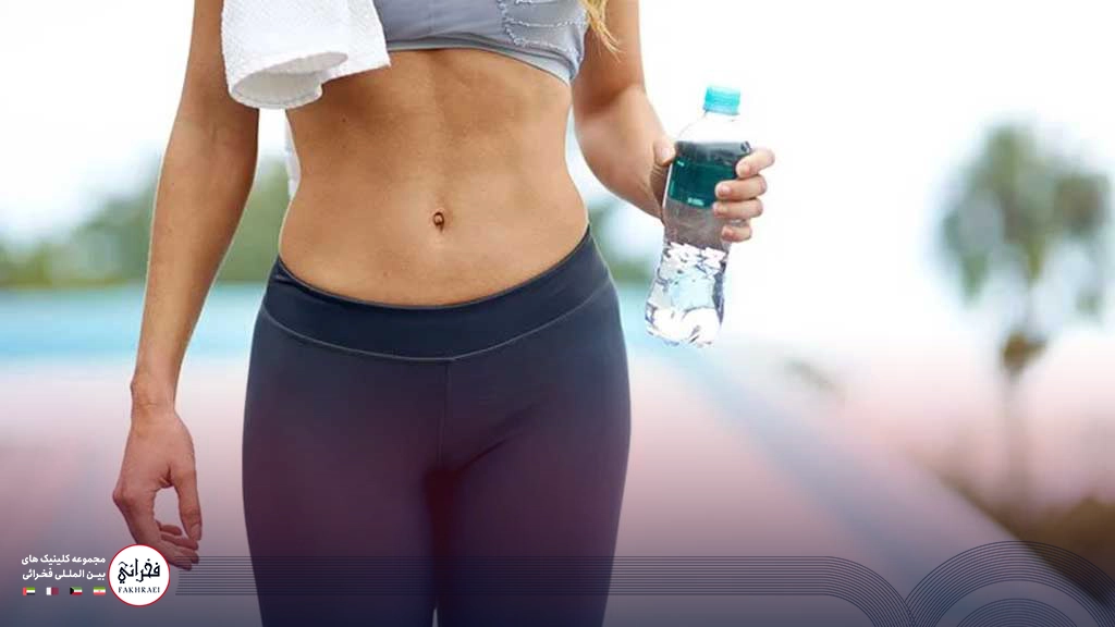 لاغری شکم با سشوار-خانمی با شکم تخت