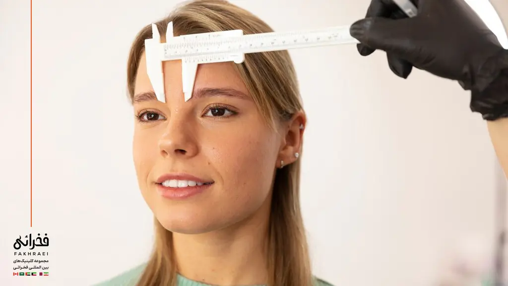 اندازه گیری برای مشخص کردن روش مناسب برای کاشت ابرو