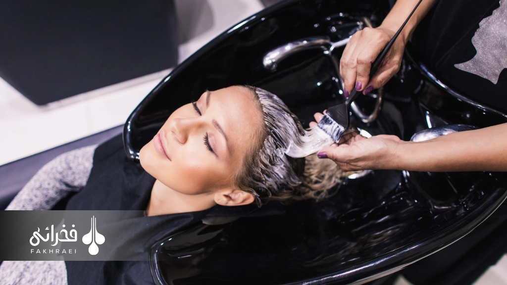 مراحل انجام پروتئین تراپی مو در سالن زیبایی